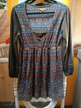 Lulumari Multicolor Patterned Scoop-Neck Long Sleeve Dress with Charcoal Sleeves